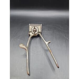 Vintage JOHN OSTER MFG. CO. RACINE WIS. Manual Handheld Hair Clipper & Box. USA.